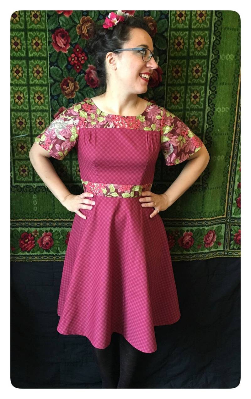 A-Linien Kleid, Grösse Small. Mit Ärmeln von BlackboardLabel