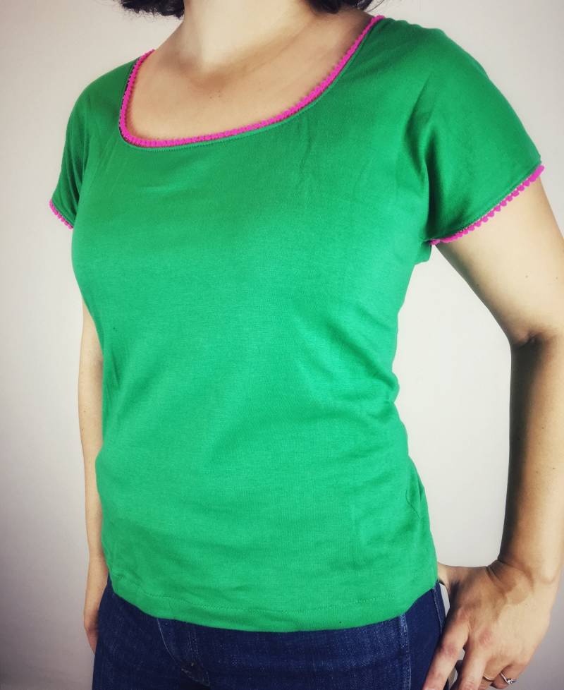 T-Shirt Mit Flügelärmeln Und Rundhalsausschnitt. Größe Medium von BlackboardLabel
