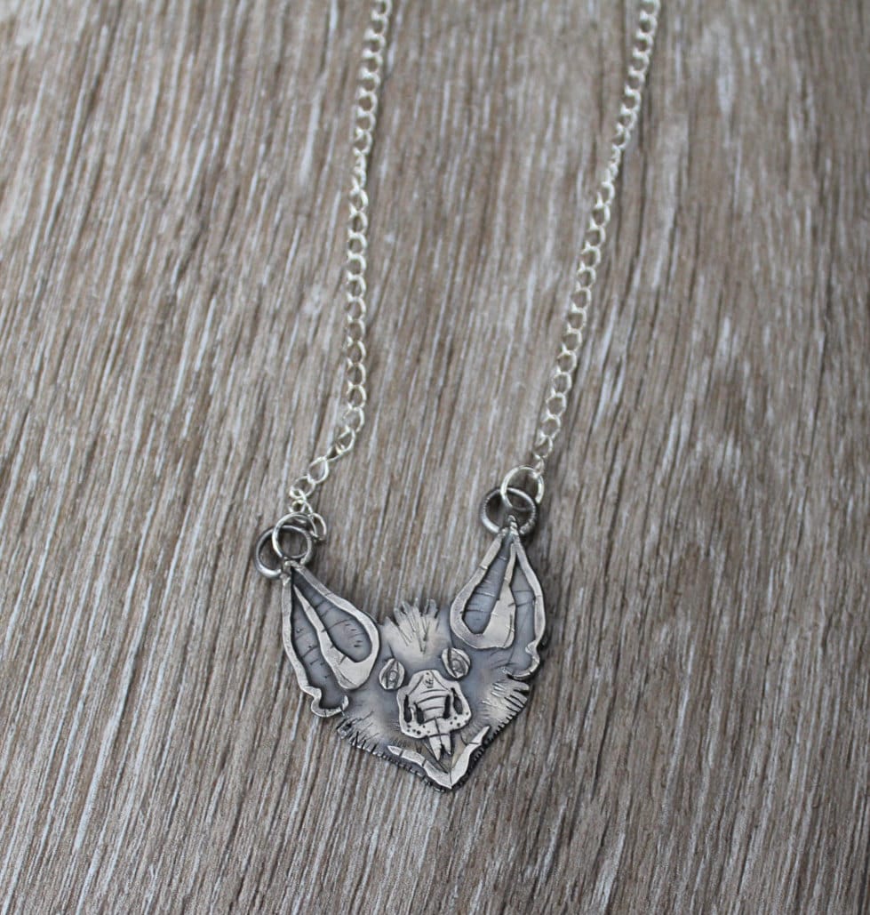 Nachtling Vampir-Fledermaus-Kopf-Anhänger; Fledermaus Anhänger; Halskette; Vampir-Fledermaus-Schmuck; Dunkler Schmuck; Vampirschmuck; Silberne Nachtling Vampir-Fledermaus-Kopf-Anhänger; Fledermaus Anhänger; Halskette; Vampir-Fledermaus-Schmuck; Dunkler Schmuck; Vampirschmuck; Silberne von BlackestCloud
