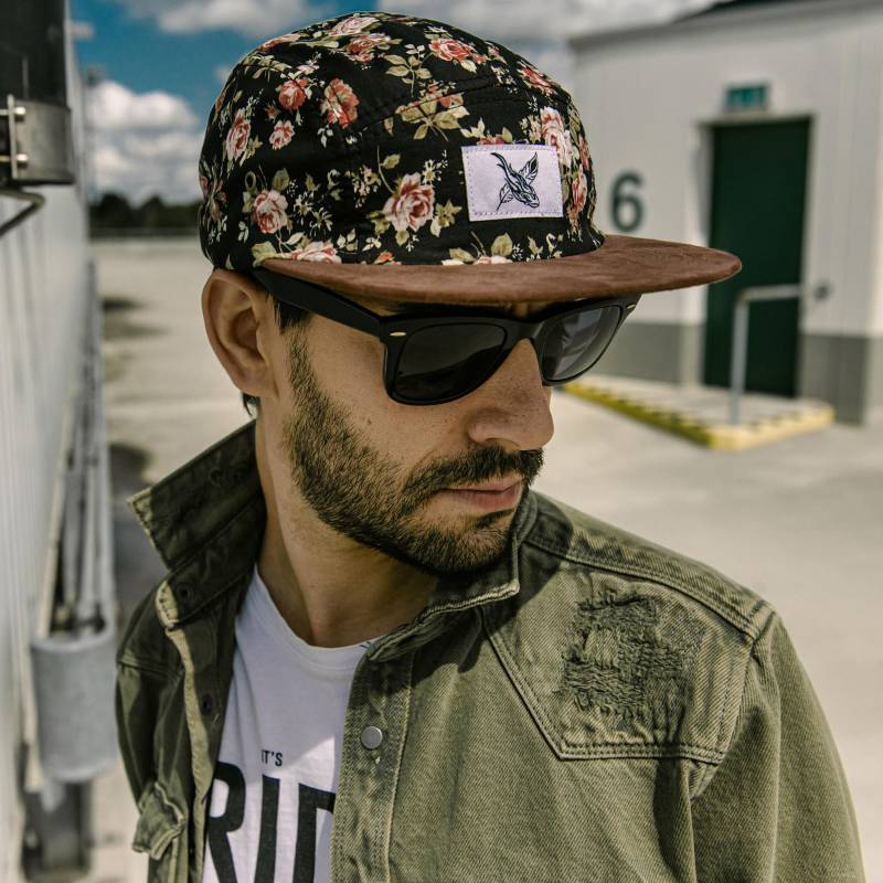 Black Beauty Vol. Ii Floral 5-Panel Cap - Suede Visier Edition Basecap Herren Damen Unisex | Blumen Rosen Wildleder von BlackskiesBoutique