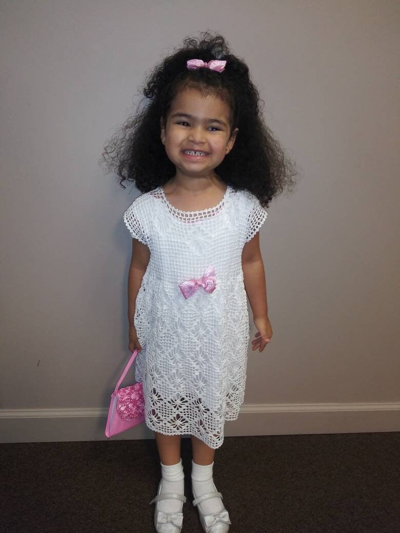 Einfaches Kleinkind-Feiertagskleid - Von Hand Gehäkelt Schleife Nicht Inbegriffen von BlairCreativeDesigns