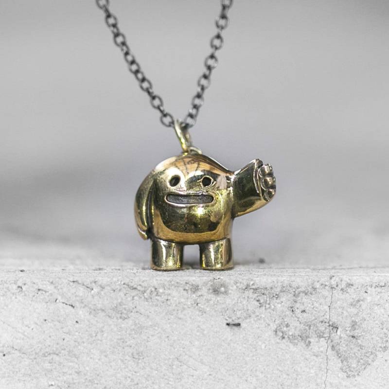 Messing Slap Halskette Oxidierte Messingkette, Silly Anhänger von BlamoToys