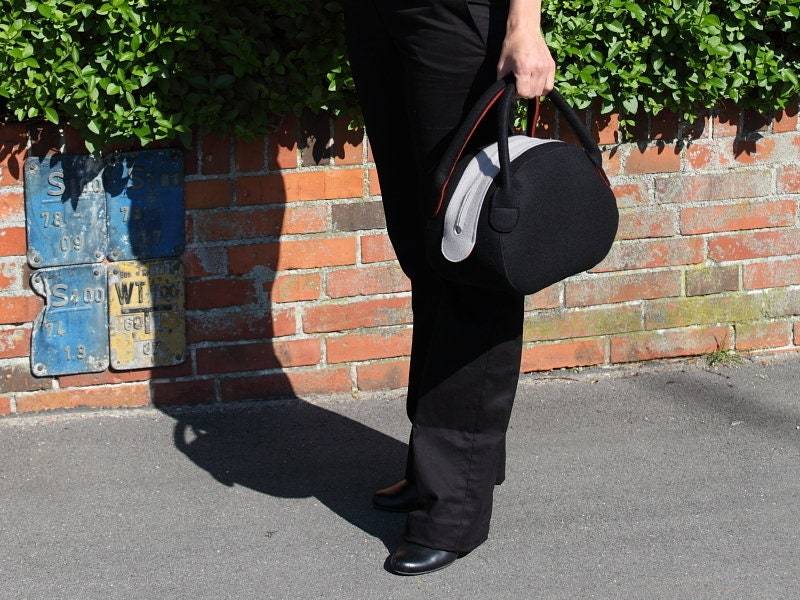 Handtasche S "Schwarz-Grau-Rostrot" von BlandineTaschenShop