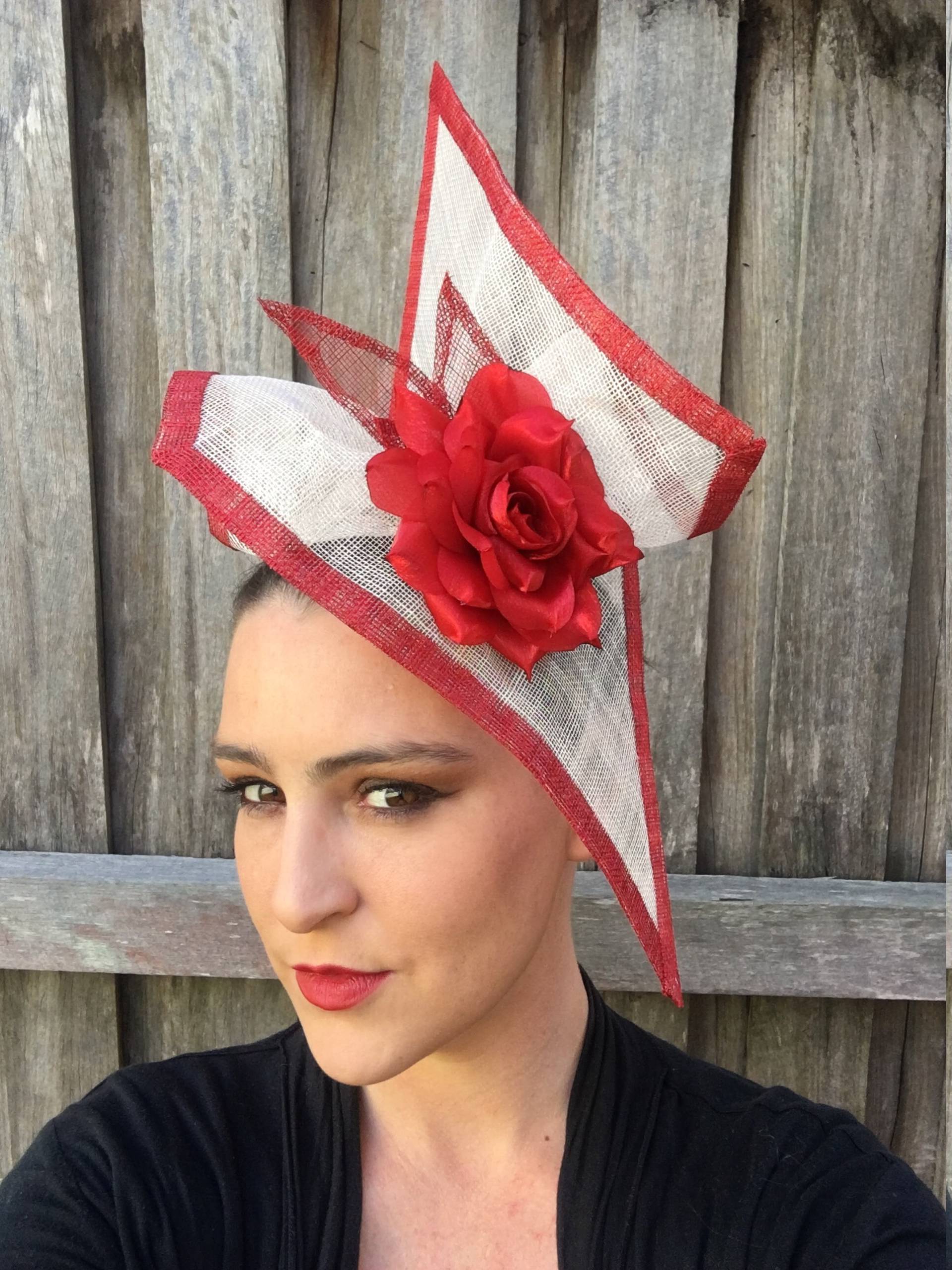 Fascinator Rot Und Natur Sinamay Mit Großer Roter Handgemachter Rose, Rennen, Race Wear, Hochzeit, Frühling Fasching, Headpiece, Kopfschmuck Fascinator Rot Und Natur Sinamay Mit Großer Roter Handgemachter Rose, Rennen, Race Wear, Hochzeit, Frühling Fasching, Headpiece, Kopfschmuck von BlanksBazaar