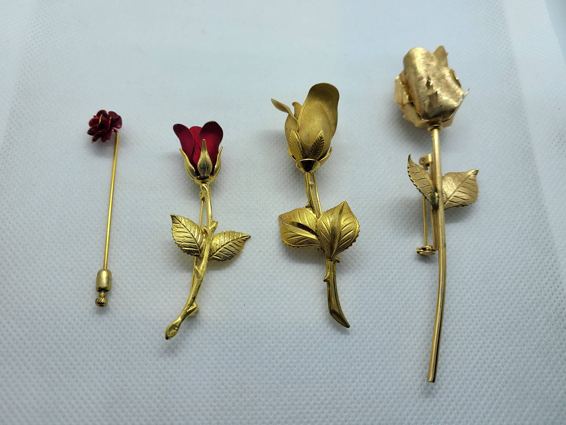Vintage Rosen Brosche Gold 1950S Rote Rose Anstecknadel von Blastfrompasttoys