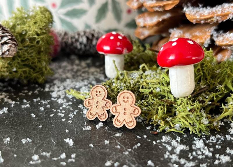 Weihnachtsohrringe, Ohrstecker Lebkuchenmann, Holzohrstecker, Echtholzohrringe, Lebkuchen Schmuck von Blattklee