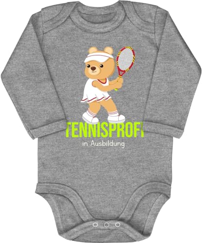 Blauer-Storch Baby Body in Grau meliert Tennisprofi Teddybär in Ausbildung Süßes Tennis Geschenk zur Geburt oder Geburtstag für den Tennisspieler Nachwuchs Langarm Bio Baumwolle Blauer-Storch Baby Body in Grau meliert Tennisprofi Teddybär in Ausbildung Süßes Tennis Geschenk zur Geburt oder Geburtstag für den Tennisspieler Nachwuchs Langarm Bio Baumwolle von Blauer-Storch