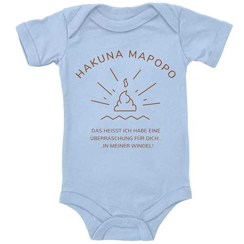 Blauer-Storch Baby Body in Hellblau Hakuna Mapopo! Ich habe eine Überraschung für dich in meiner Windel Lustiger Spruch zur Geburt für Kleinkind Kurzarm Bio Baumwolle Blauer-Storch Baby Body in Hellblau Hakuna Mapopo! Ich habe eine Überraschung für dich in meiner Windel Lustiger Spruch zur Geburt für Kleinkind Kurzarm Bio Baumwolle von Blauer-Storch