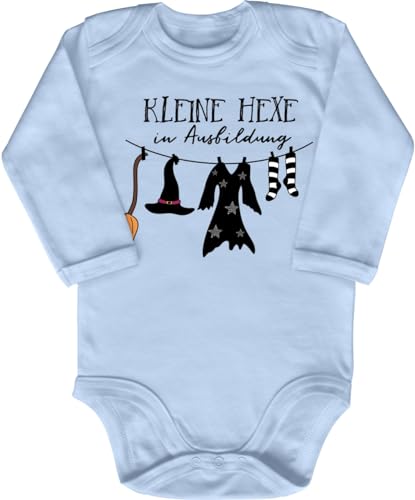 Blauer-Storch Baby Body in Hellblau Kleine Hexe in Ausbildung Spruch Geschenk zur Geburt zum Geburtstag für Kleinkind Langarm Bio Baumwolle von Blauer-Storch