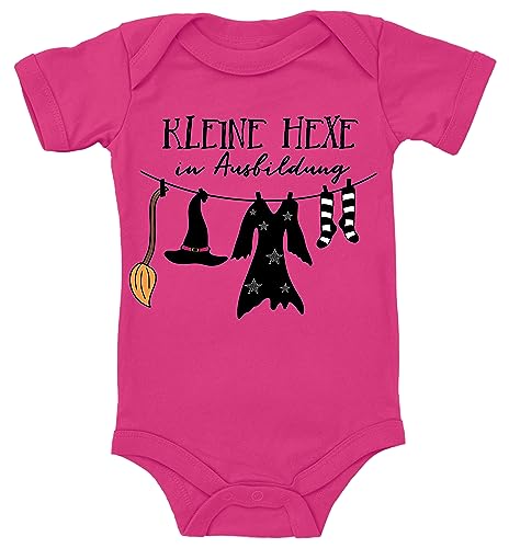 Blauer-Storch Baby Body in Pink Kleine Hexe in Ausbildung Spruch Geschenk zur Geburt zum Geburtstag für Kleinkind Kurzarm Bio Baumwolle von Blauer-Storch