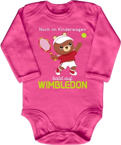 Blauer-Storch Baby Body in Pink Noch im Kinderwagen bald auf Wimbledon, Kleiner Teddy mit Tennisschläger Spruch Geschenk zur Geburt zum Geburtstag für Kleinkind Langarm Bio Baumwolle von Blauer-Storch