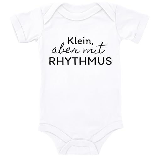 Blauer-Storch Baby Body in Weiß Klein, aber mit Rhythmus, Musik im Herz Geschenk zur Geburt, Nachwuchs in der Musiker Familie Kurzarm Bio Baumwolle von Blauer-Storch