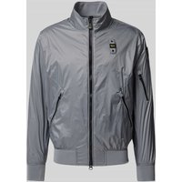 Blauer Usa Bomberjacke mit Reißverschlusstaschen Modell 'BRAHMS' in Silber, Größe XL Blauer Usa Bomberjacke mit Reißverschlusstaschen Modell 'BRAHMS' in Silber, Größe XL von Blauer Usa