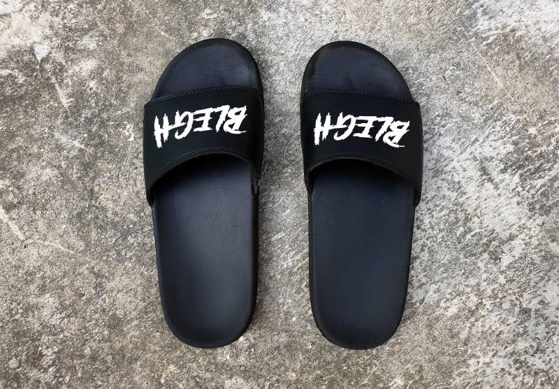 Badelatschen Schwarz Mit Blegh 35-46 Aufdruck Badeschlappen Badesandalen Badelatschen Schwarz Mit Blegh 35-46 Aufdruck Badeschlappen Badesandalen von BleghDE