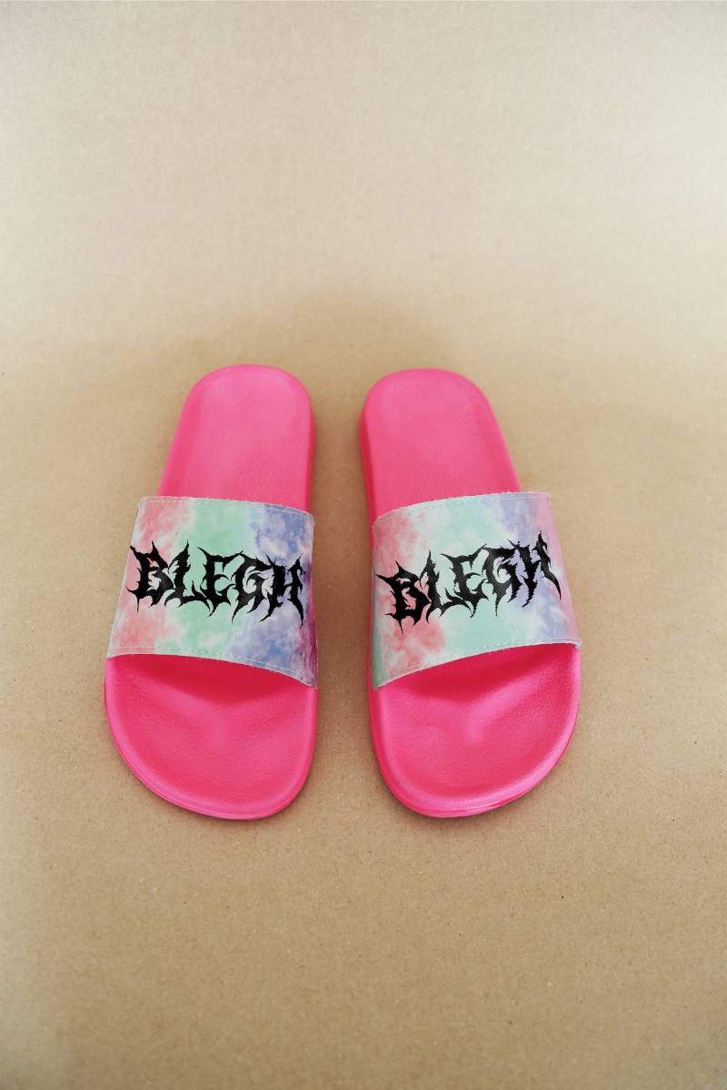 Badeschlappen Blegh Pink Watercolor Batik Badelatschen Slipper Heavy Metal Metalcore Merchandise Festival Badeschlappen Blegh Pink Watercolor Batik Badelatschen Slipper Heavy Metal Metalcore Merchandise Festival von BleghDE