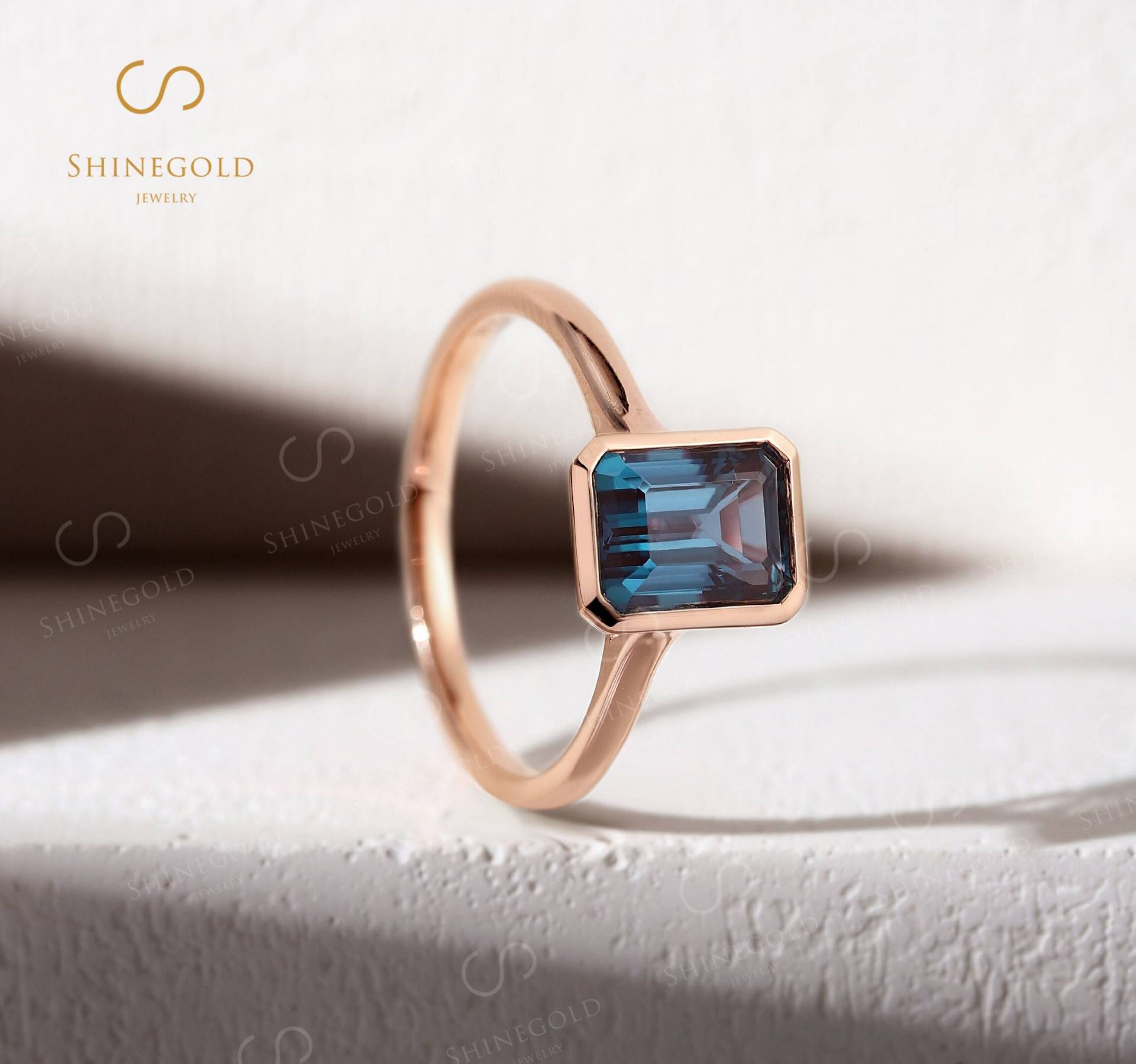 Vintage Alexandrit Verlobungsring, Solitär Smaragdschliff Brautring, Art Deco Rosegold Ehering, Antiker Jahrestag Versprechen Ring von BlessGem