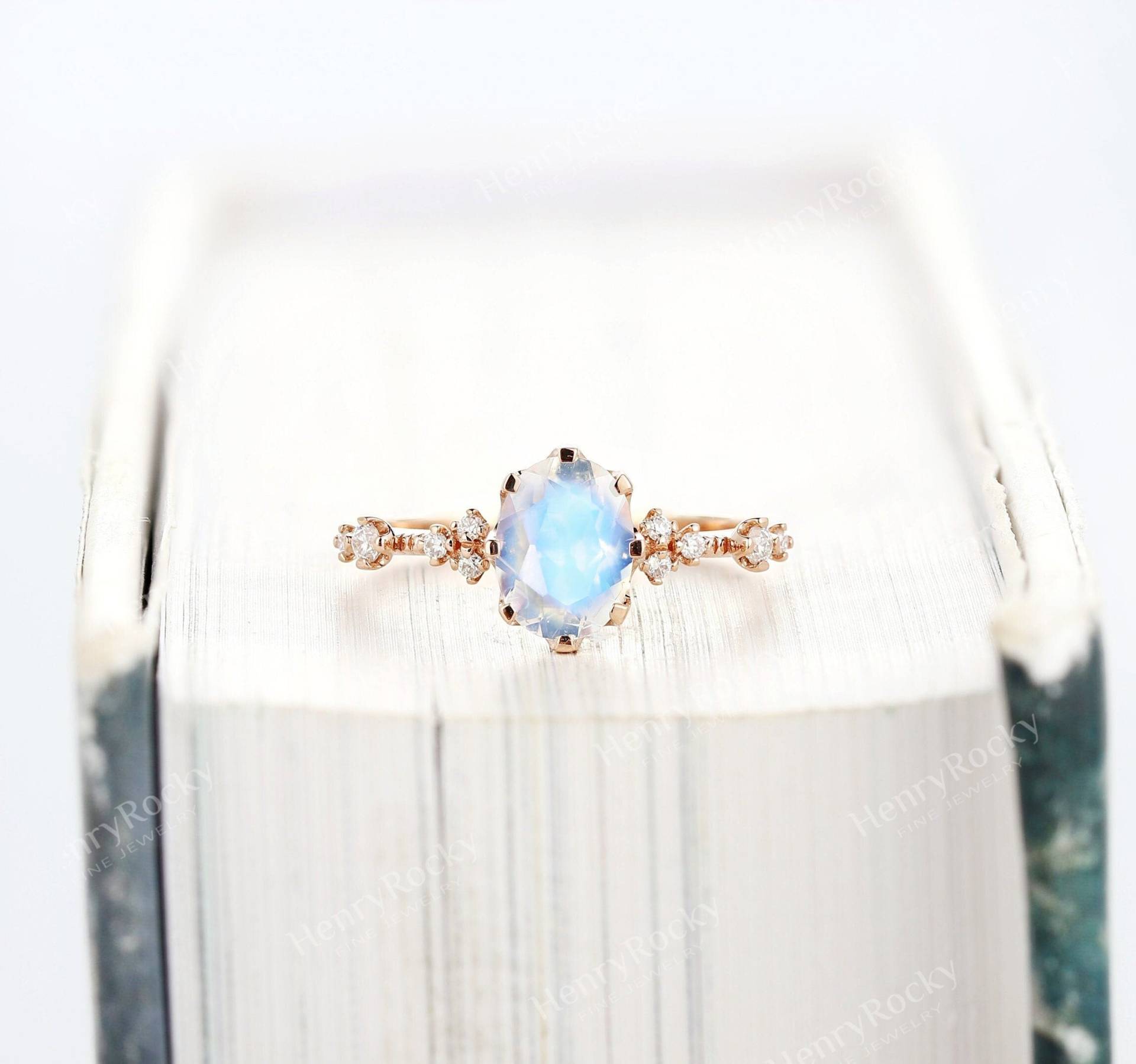 Vintage Mondstein Verlobungsring | Art Deco Moissanite Rose Gold Ehering Oval Cut Brautring Versprechen Jahrestag Ring Für Frauen von BlessGem