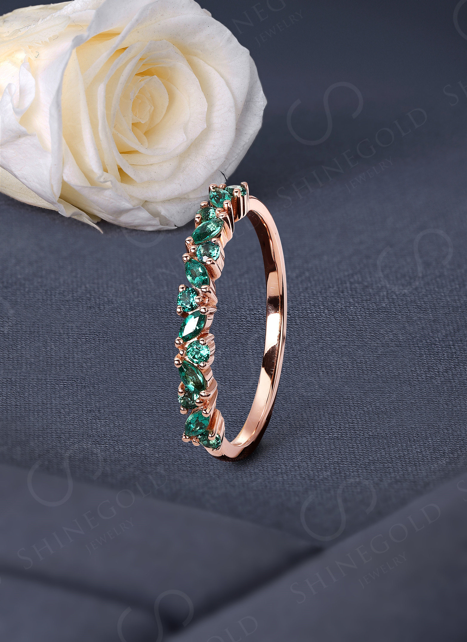 Vintage Smaragd Ehering Art-Deco-Cluster Rose Gold Antiker Runder Schnitt Marquise Einzigartig Versprechen Jahrestag Ring von BlessGem