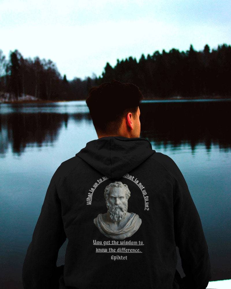 stoic Momento Mori Epiktet Philosophie Pullover Hoodie Weisheit, Natur, Liebe Für Menschen, Freiheit Frieden Gerechtigkeit Mäßigkeit Mut stoic Momento Mori Epiktet Philosophie Pullover Hoodie Weisheit, Natur, Liebe Für Menschen, Freiheit Frieden Gerechtigkeit Mäßigkeit Mut von BlessedFrequency