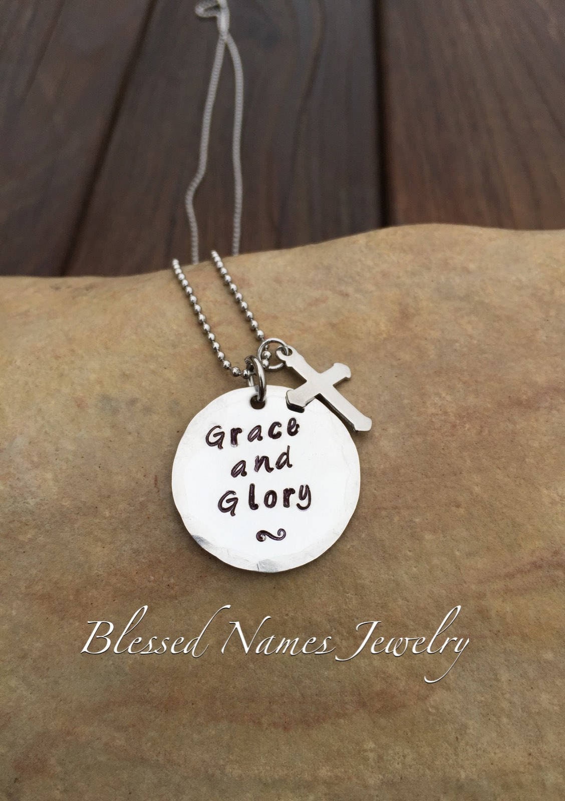 Gnade Und Herrlichkeit Halskette, Christlicher Schmuck, Gnadenkette Jesus, Osterschmuck, Zierliche Kreuzkette, Edelstahl von BlessedNamesJewelry