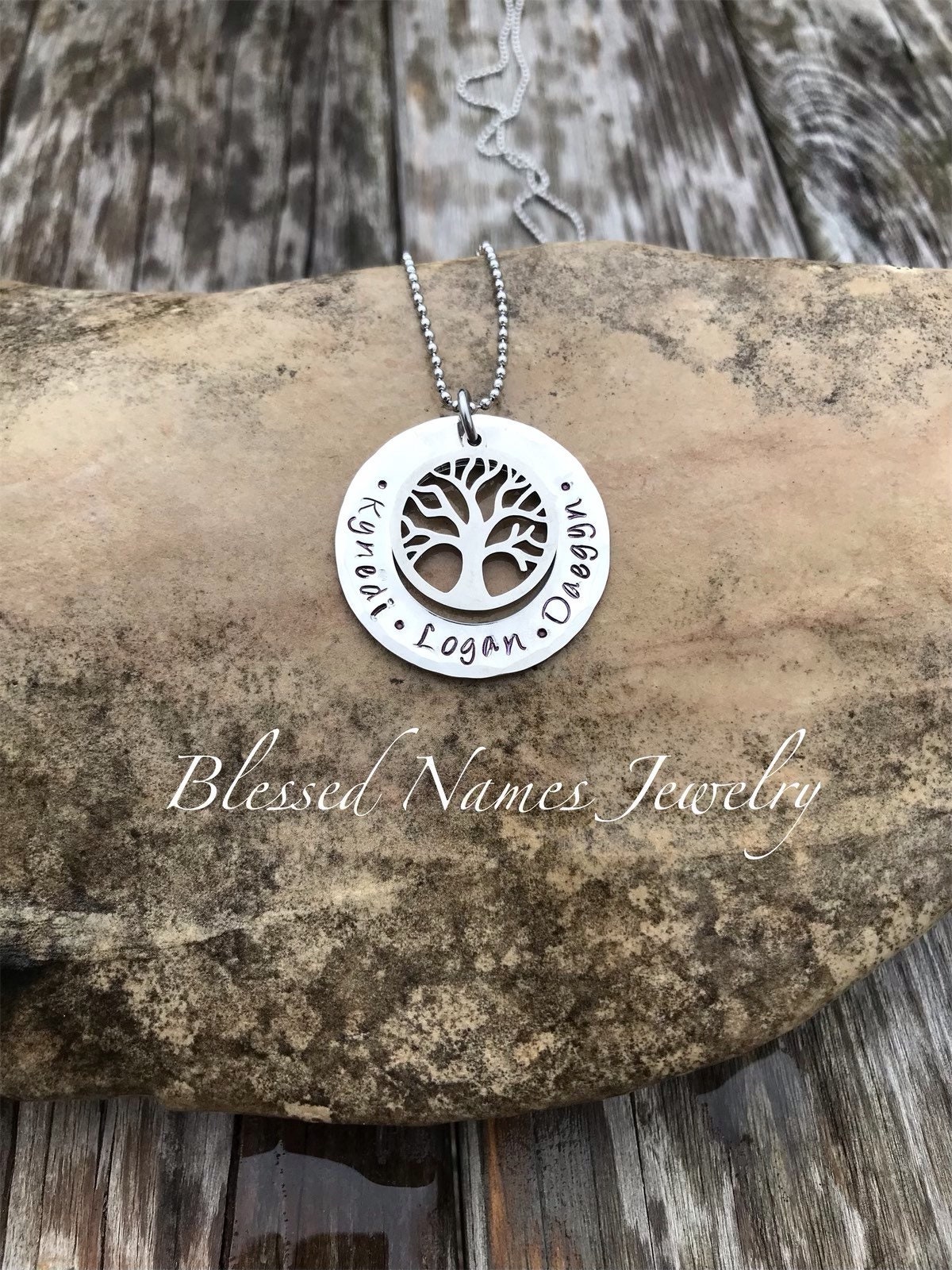 Personalisierte Stammbaum-Halskette, Baum Des Lebens, Personifizieren, Hand Gestempelte Edelstahl Mutter Halskette, Muttertagsgeschenk von BlessedNamesJewelry