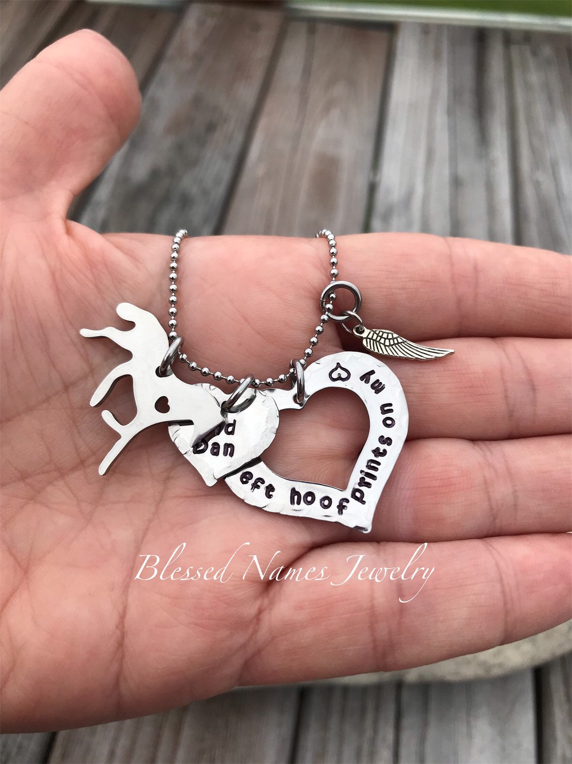 Pferd Halskette, in Erinnerung An Pferd, Personalisierter Pferdecharme, Verlust Des Pferdes, Trauerfall, Du Hast Hufabdrücke Auf Meinem Herzen von BlessedNamesJewelry
