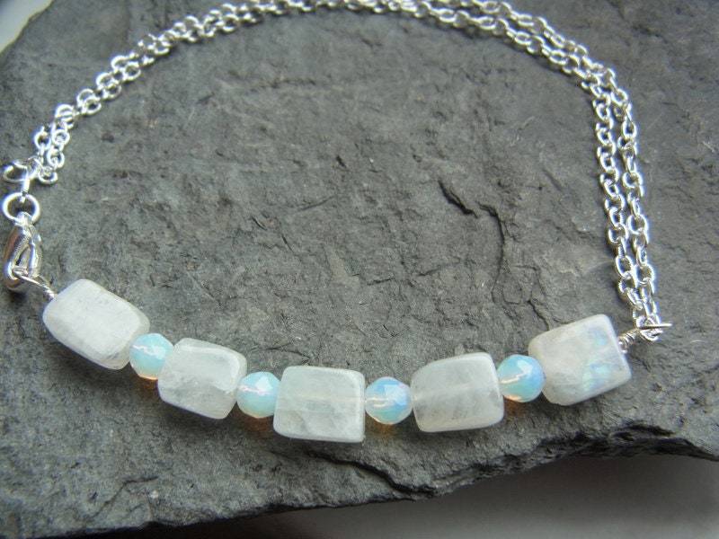 Armband Mondstein Opalith Armkette Hellblau Silber Geschenke Für Frauen von Blickfang2