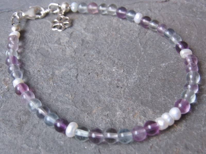 Fluorit Armband Perlenarmband Edelsteinarmband Bunt Süßwasserperlen Geschenke Für Frauen von Blickfang2