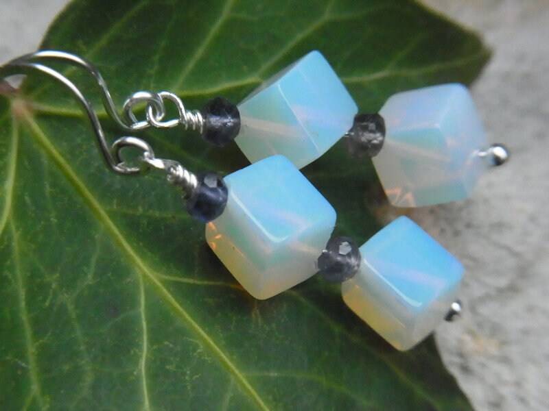 Opalith Ohrringe Iolit Ohrhänger Ohrschmuck Weiß Blau Ähnlich Wie Mondstein Wassersaphir Geschenke Für Sie von Blickfang2