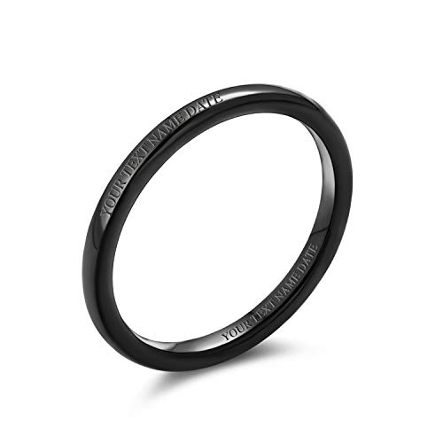 Bling Jewelry Personalisierter Dünner Stapelbarer Minimalistischer Einfacher Kuppel Schwarzer Paare Titan Ehering 2MM Individuell Graviert von Bling Jewelry