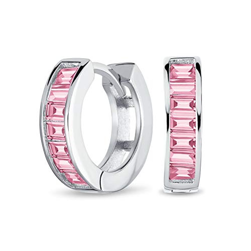 Klassische Braut Baguette-Schliff Cz Kanal-Set Kpop Huggie Hoop Ohrringe Für Frauen Männer Simulierte Rosa Turmalin Cubic Zirkonia .925 Sterling Silber von Bling Jewelry