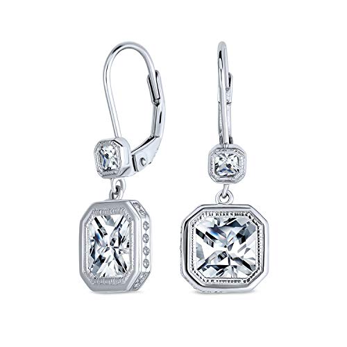 Quadratischer Radiant-Schliff Solitär CZ Zirkonia Lünette Tropfen Hebelrück Dangle Ohrringe für Frauen Prom .925 Sterlingsilber Quadratischer Radiant-Schliff Solitär CZ Zirkonia Lünette Tropfen Hebelrück Dangle Ohrringe für Frauen Prom .925 Sterlingsilber von Bling Jewelry