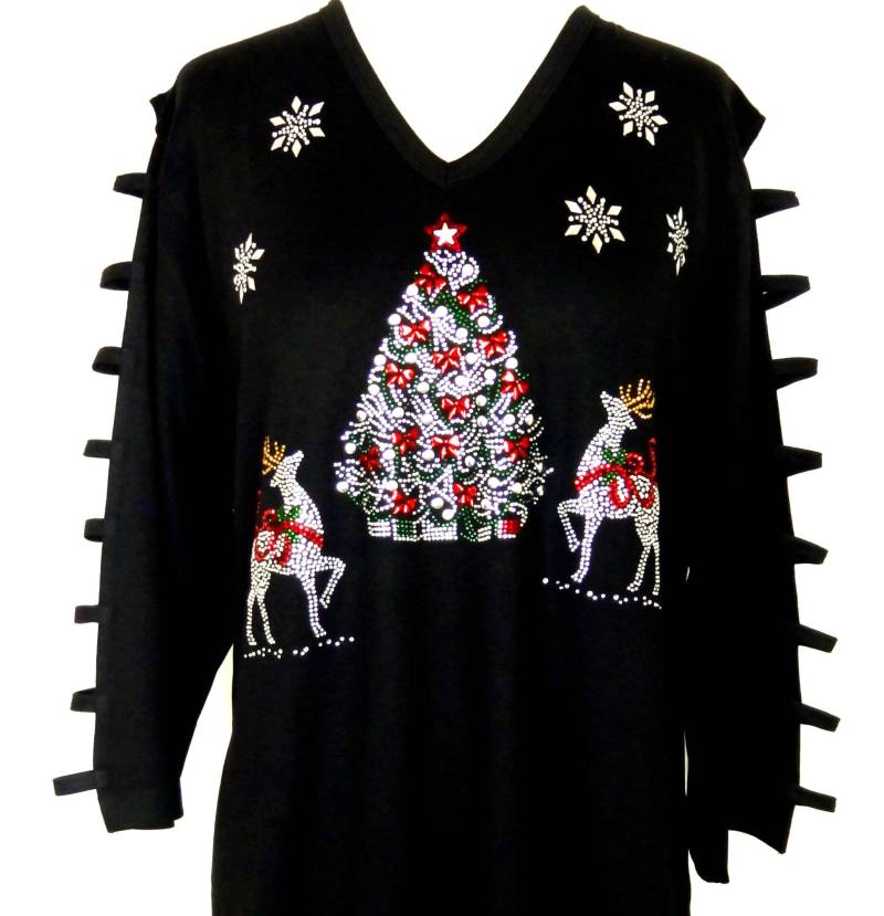 Hand Verschönert A-Line Tunika Leiter Ärmel Top Strass Weihnachtsbaum Tänzelnde Rentier Schneeflocken Größen S Bis Größe 3x Hand Verschönert A-Line Tunika Leiter Ärmel Top Strass Weihnachtsbaum Tänzelnde Rentier Schneeflocken Größen S Bis Größe 3x von BlingBlingFashions