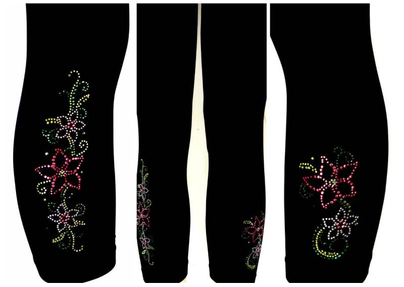 Plus Größe Capri Länge Leggings Verschönert Strass & Stud Vintage Rosa Oder Blau Blume Rebe Design Plus Größe Capri Länge Leggings Verschönert Strass & Stud Vintage Rosa Oder Blau Blume Rebe Design von BlingBlingFashions