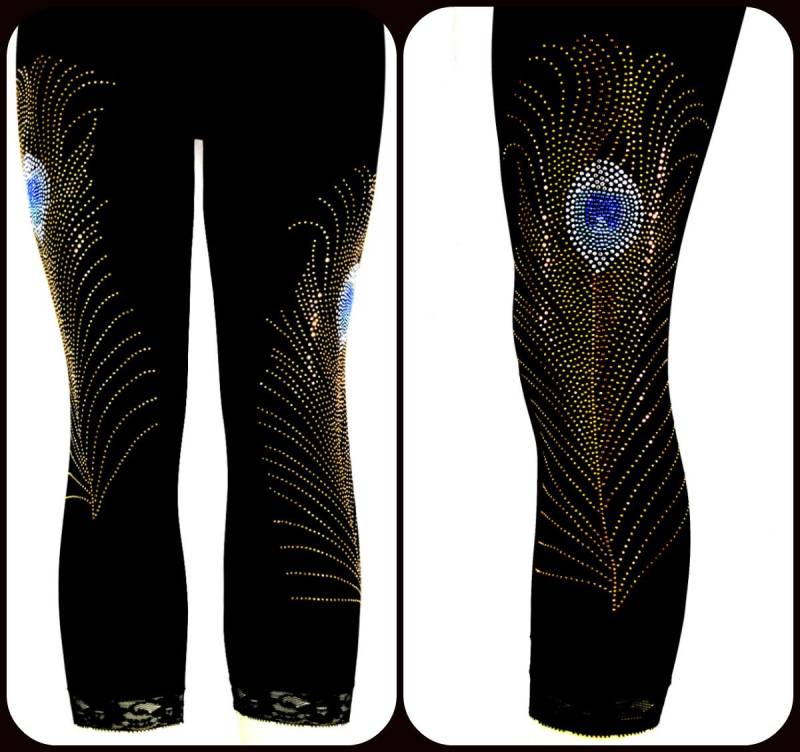 Plus Größe Capri Länge Leggings Verziert Gold Blaue Pfau Feder Design Plus Größe Capri Länge Leggings Verziert Gold Blaue Pfau Feder Design von BlingBlingFashions