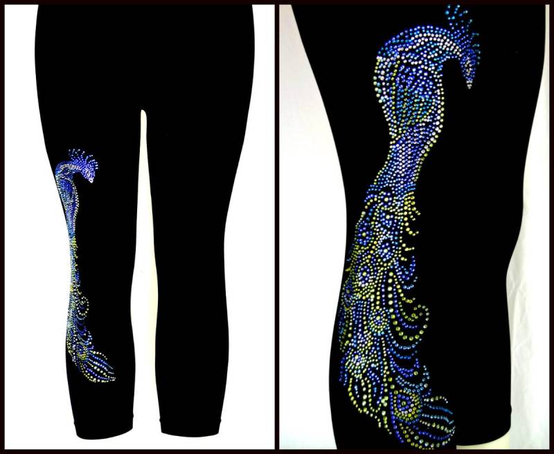 Regelmäßige Größe Capri Länge Leggings Verziert Alle Strass Dame Pfau Regelmäßige Größe Capri Länge Leggings Verziert Alle Strass Dame Pfau von BlingBlingFashions