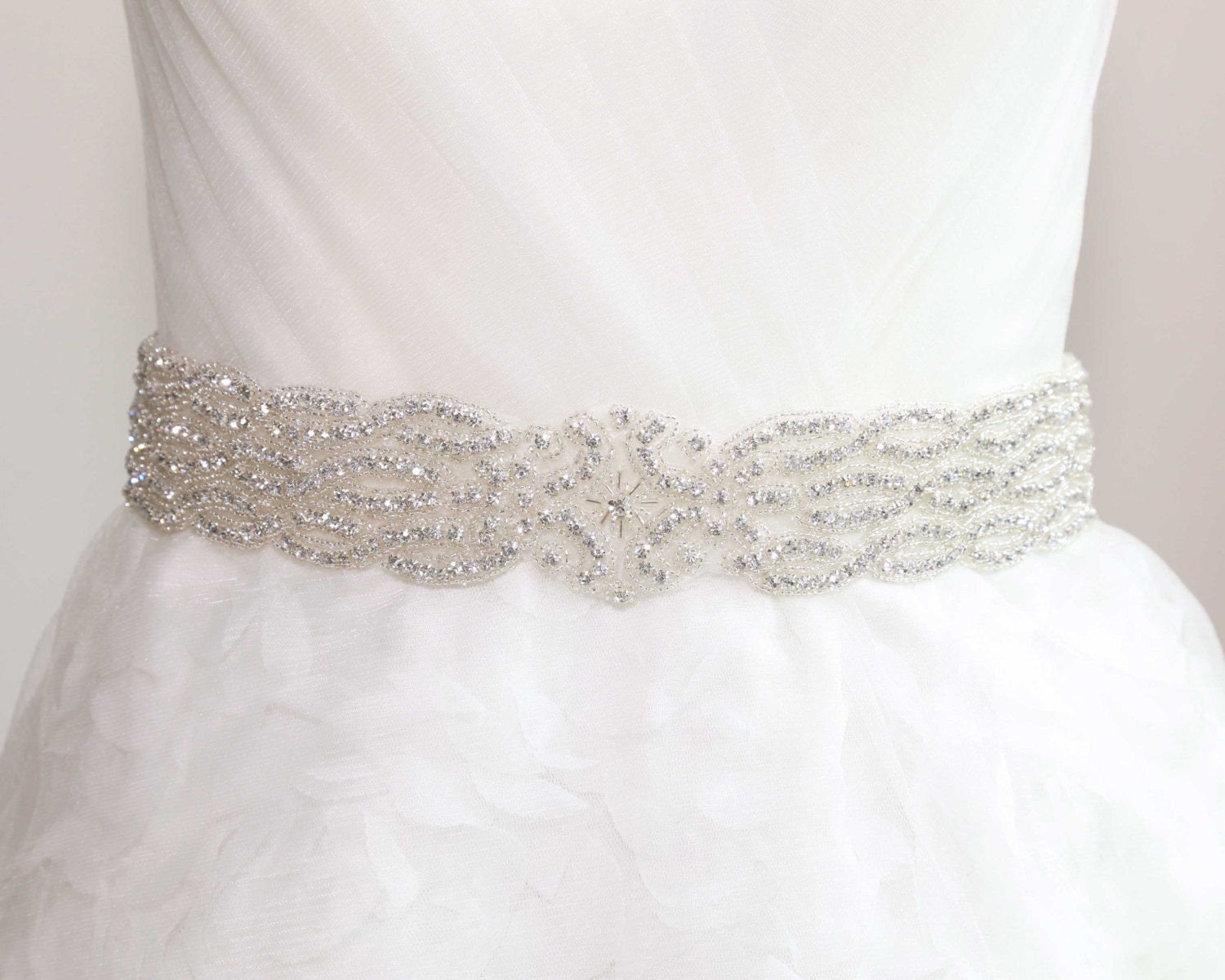 strass Kristall Hochzeits Gürtel Applikation Silberne Braut Schärpe | 82cm X 5cm von BlingGardenCraft