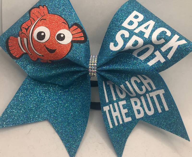 Cheer Bow Back Spot I Touch The Butt - Stuntgruppe Jubelbögen Jede Farbe Glitzer Von Blingitoncheerbowz Cheer Bow Back Spot I Touch The Butt - Stuntgruppe Jubelbögen Jede Farbe Glitzer Von Blingitoncheerbowz von BlingItOnCheerBowz