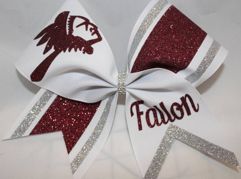 Cheer Bow Benutzerdefiniertes Maskottchen Für Das Schulteam Und Namen Von Blingitoncheerbowz White Maroon Silver von BlingItOnCheerBowz