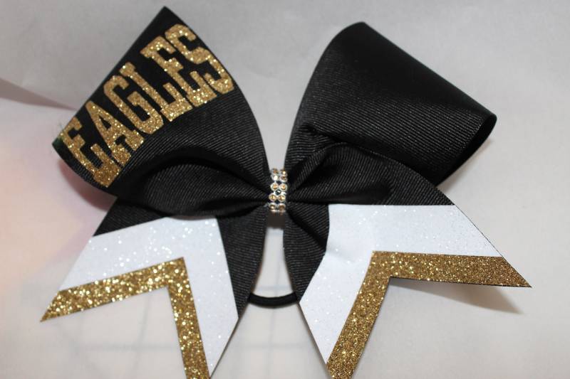 Cheer Bow Custom in Deinen Farben Deine Schule Team Bögen Altgold Vegas Gold Schwarz Weiß Silber Beliebige Von Blingitoncheerbowz Cheer Bow Custom in Deinen Farben Deine Schule Team Bögen Altgold Vegas Gold Schwarz Weiß Silber Beliebige Von Blingitoncheerbowz von BlingItOnCheerBowz