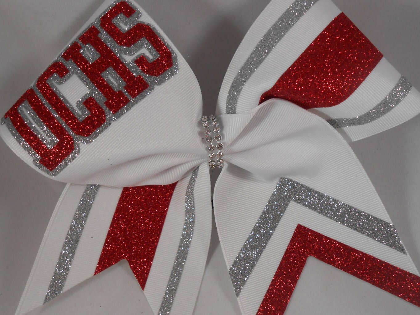 Cheer Bow Rot Weiß Silber Oder Jede Farbe Mit Schleifenband Und 2 Glitzer Individuell Nur Für Ihr Schulteam Buchstaben/Farben Team Bögen Cheer Bow Rot Weiß Silber Oder Jede Farbe Mit Schleifenband Und 2 Glitzer Individuell Nur Für Ihr Schulteam Buchstaben/Farben Team Bögen von BlingItOnCheerBowz