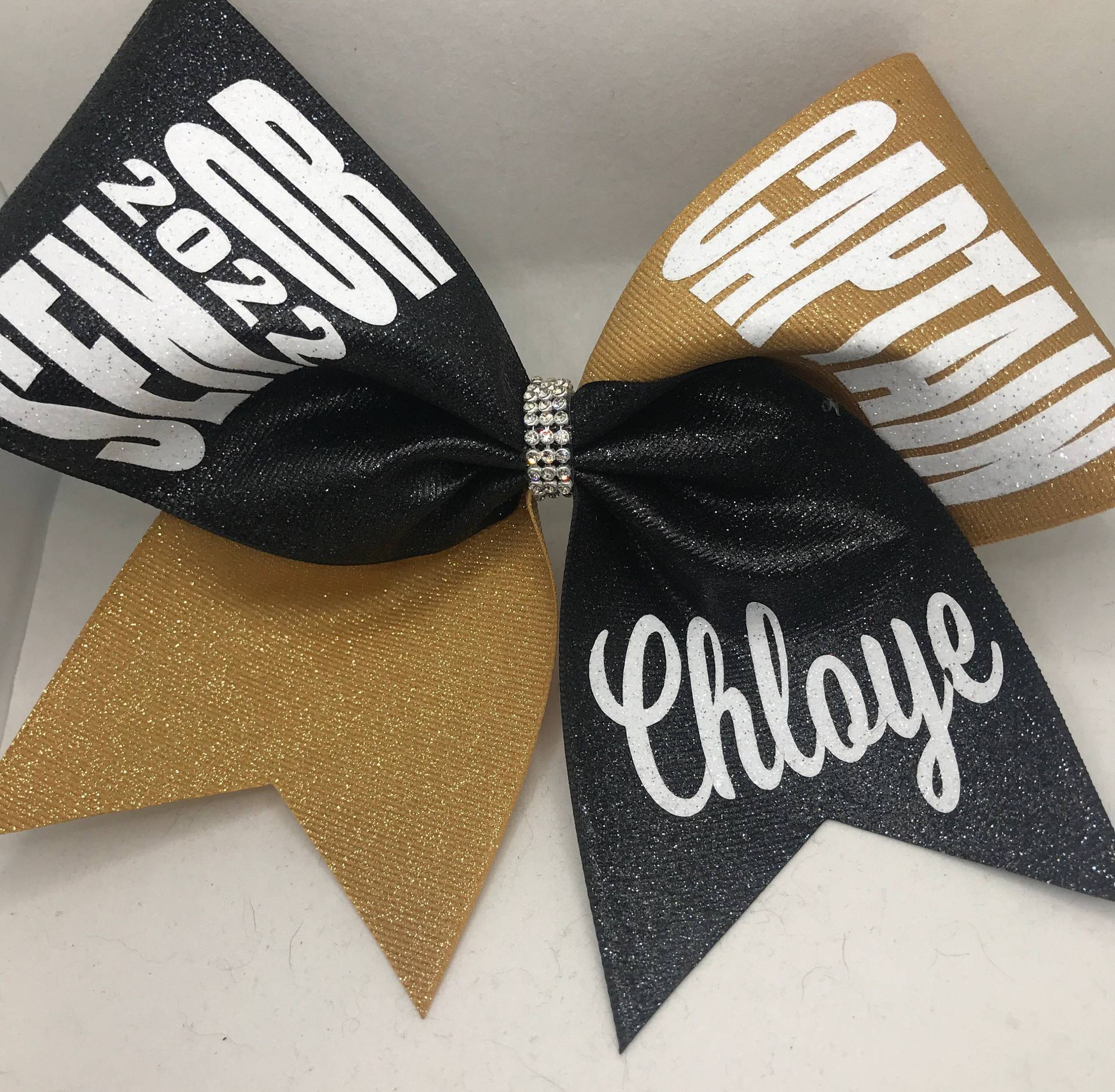 Senior 2024 Cheer Bow Glitter Mit Namen - Vollständig Anpassbar Individueller Name/Jahr Und Hergestellt in Einer Beliebigen Farbkombination Von Senior 2024 Cheer Bow Glitter Mit Namen - Vollständig Anpassbar Individueller Name/Jahr Und Hergestellt in Einer Beliebigen Farbkombination Von von BlingItOnCheerBowz