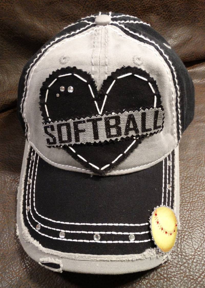Softball Sport Liebhaber Glitter Bling Baseballmütze - Schnelle Tonhöhe Mutter Hut Personalisierter Mannschaftshut Trikotnummer Und Spielername Auf von BlingirlSpirit