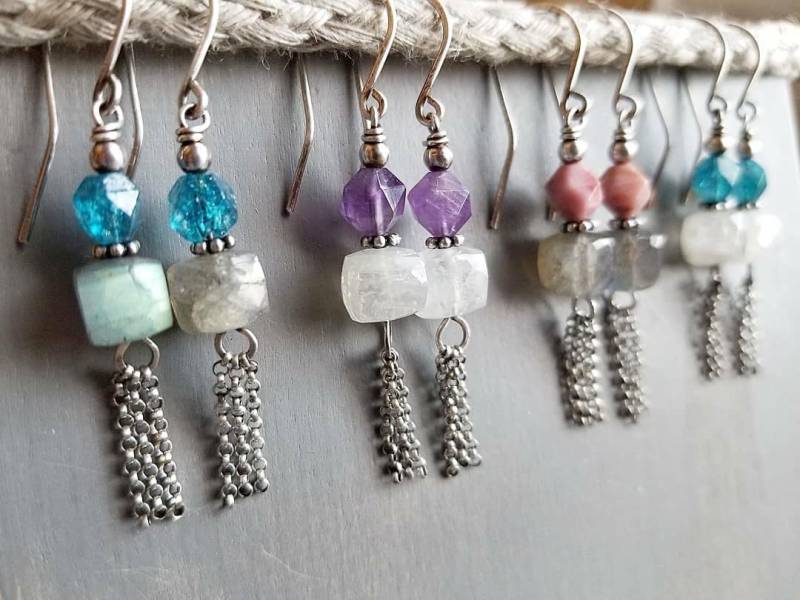 sterling Silber Baumengellung Ohrringe, Mondstein, Labradorit, Fransen Kette Baumelte, Amethyst, Rhodonit, Blauer Quarz, Lila sterling Silber Baumengellung Ohrringe, Mondstein, Labradorit, Fransen Kette Baumelte, Amethyst, Rhodonit, Blauer Quarz, Lila von BlissandBloomStudio