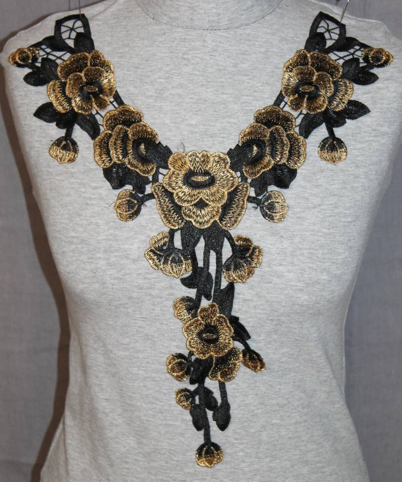 Spitzenkragen - Einsatz, Spitzenbesatz 33x41 cm Polyester Schwarz/Gold von BlitzIdee24