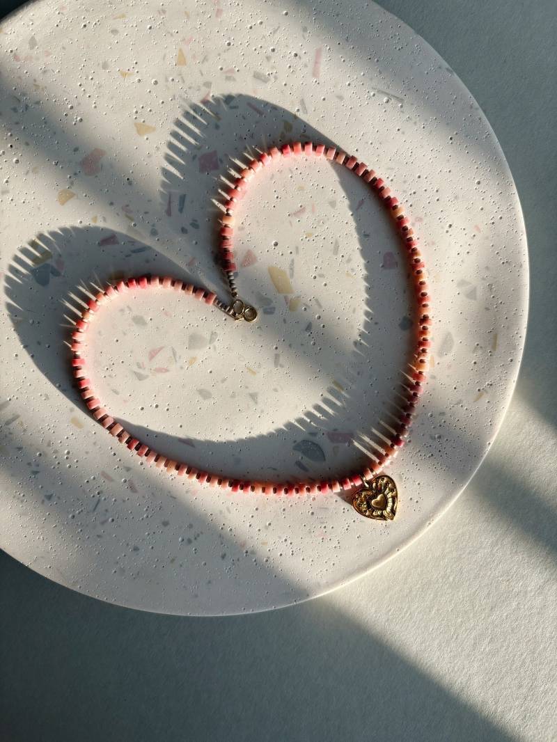 Handgefertigte Rhodonit-Herzkette - Ein Symbol Der Liebe. Aus Naturstein Mit Anhänger. Im Berlin Gemacht Handgefertigte Rhodonit-Herzkette - Ein Symbol Der Liebe. Aus Naturstein Mit Anhänger. Im Berlin Gemacht von BlondeBerlinshop