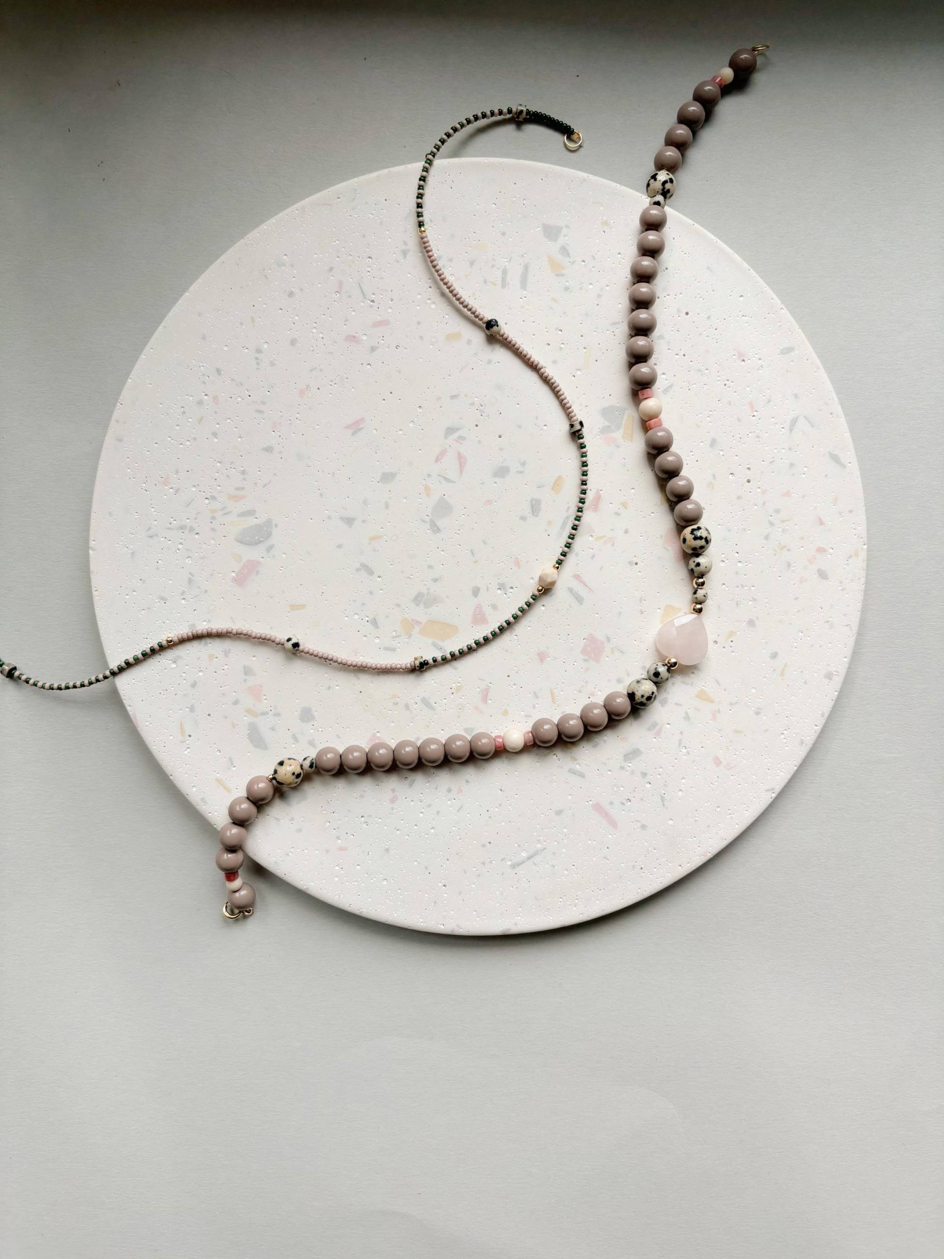 Kette Mit Rosa Quarz Herz Und Jaspis Dalmatiner Kette Mit Rosa Quarz Herz Und Jaspis Dalmatiner von BlondeBerlinshop