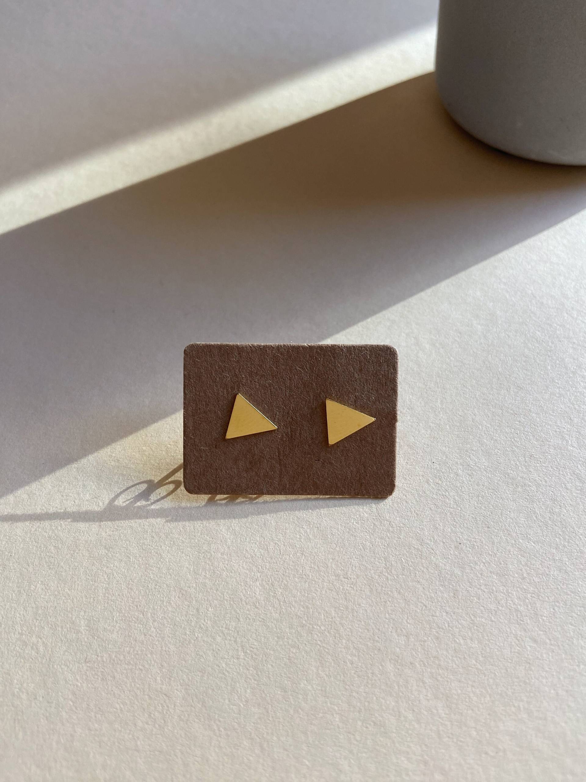 Ohrringe Ohrstecker Dreieck, Geometrisch, Pyramide, Silber Vergoldet 14K Ohrringe Ohrstecker Dreieck, Geometrisch, Pyramide, Silber Vergoldet 14K von BlondeBerlinshop