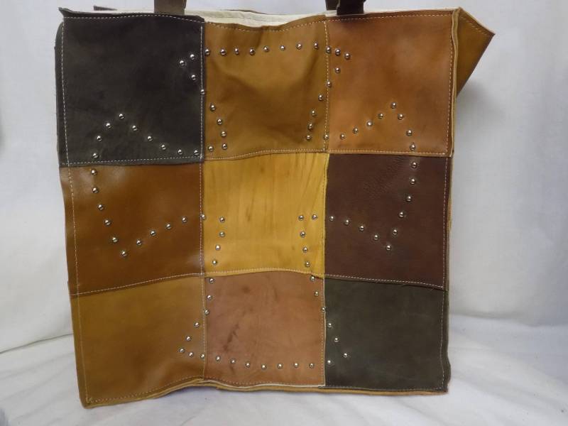 Leder Patchwork Hobotasche Mit Oversize Silber Kreuz von BlondinaBigTruck