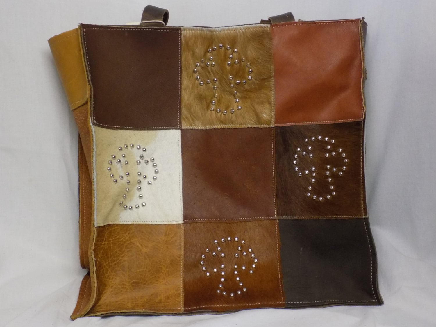 Leder Patchwork Hobotasche Mit Silbernen Kreuzen von BlondinaBigTruck